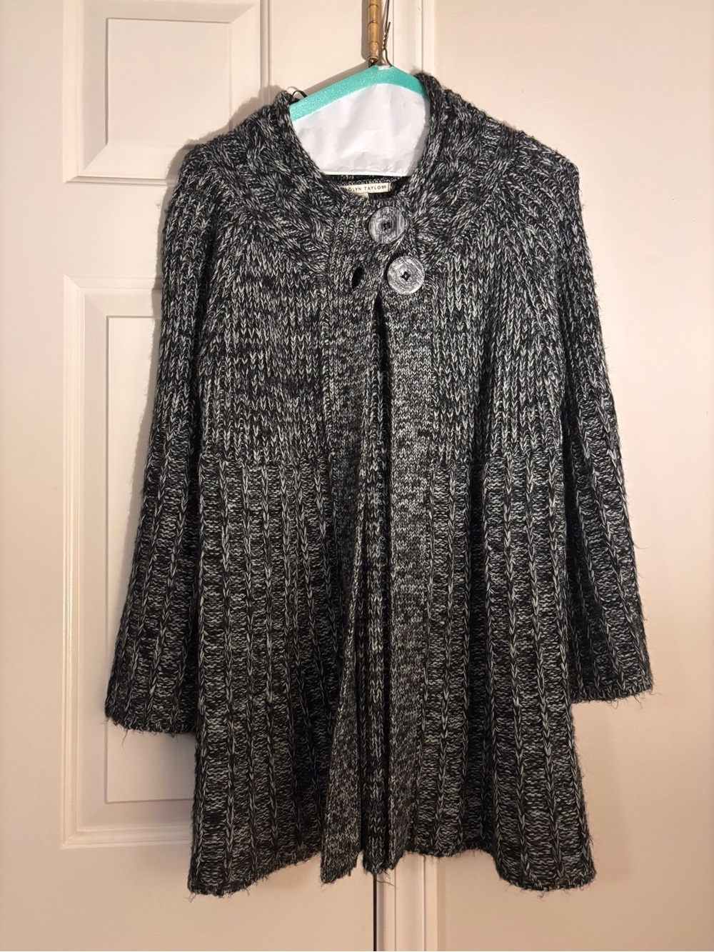 Carolyn Taylor Black and Gray Marled Button-Front Knit Cardigan